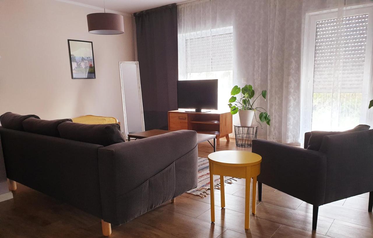 Apartment with Garden View