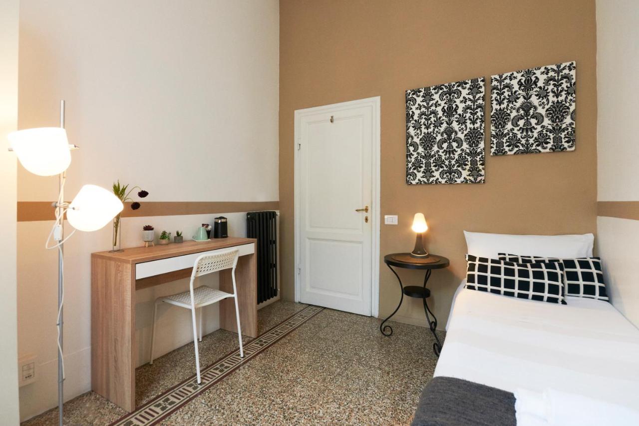 Single Room with Private External Bathroom