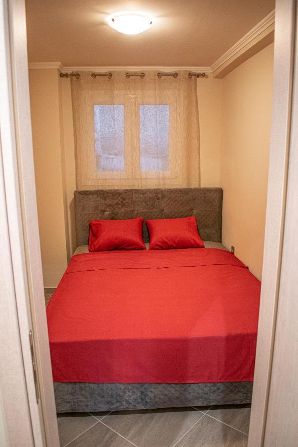 Johns Cozy apartments -10 min from Athens Airport Self Check-In! - B&B Spáta