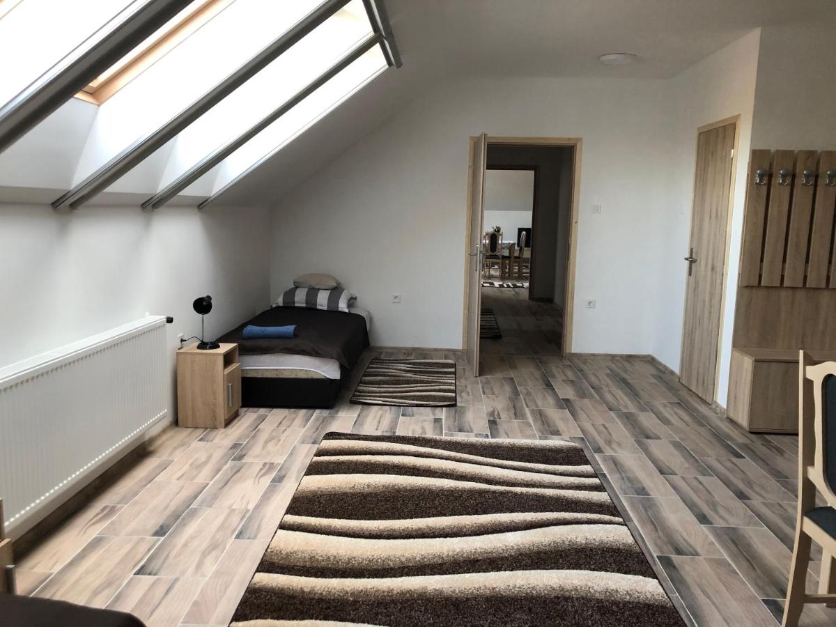 Vierbettzimmer mit eigenem Bad