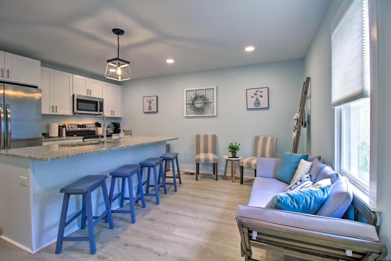 NEW! Renovated 2 Bed 2 Bath Apartment Downtown - B&B
