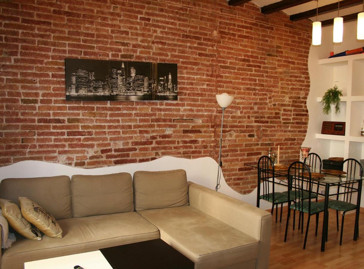 Rustic 2 bedroom apartment Poble Sec - Chambres d’hôtes Barcelone