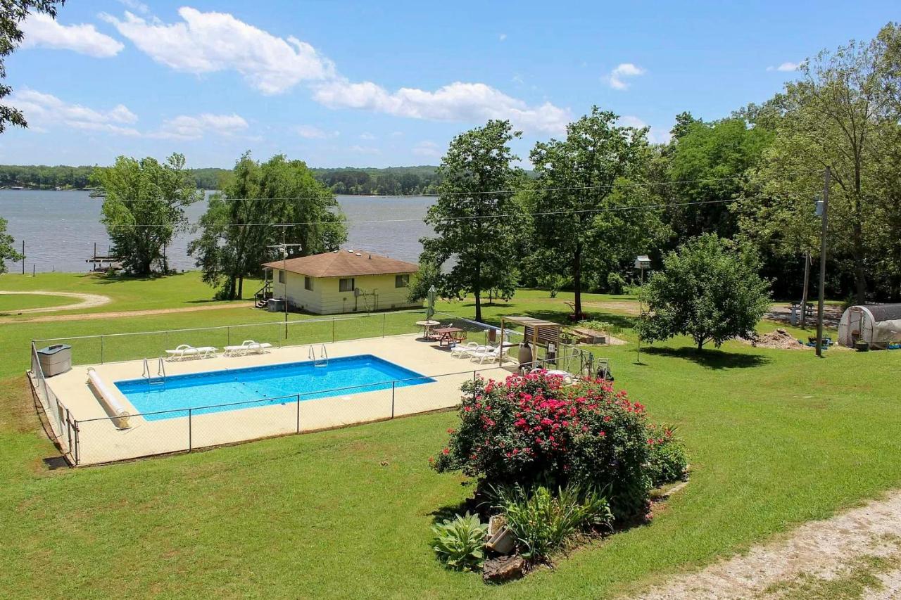 B&B Durham Subdivision - Cozy Cottage On Kentucky Lake with Shared Pool! - Bed and Breakfast Durham Subdivision