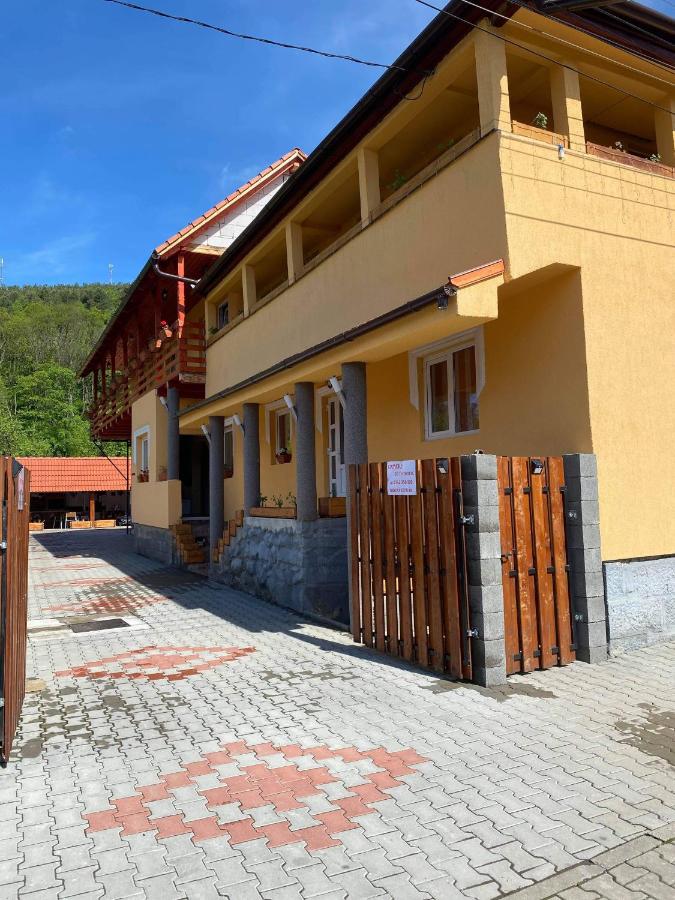 Rajni Panzió - Bed and Breakfast Praid
