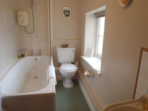 Twin Room with Private Bathroom