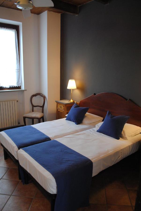 Zweibettzimmer mit Bad