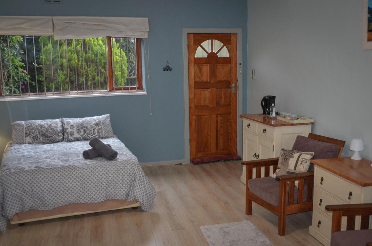 B&B Cape Town - Seaforth Beach Apartment - Bed and Breakfast Cape Town