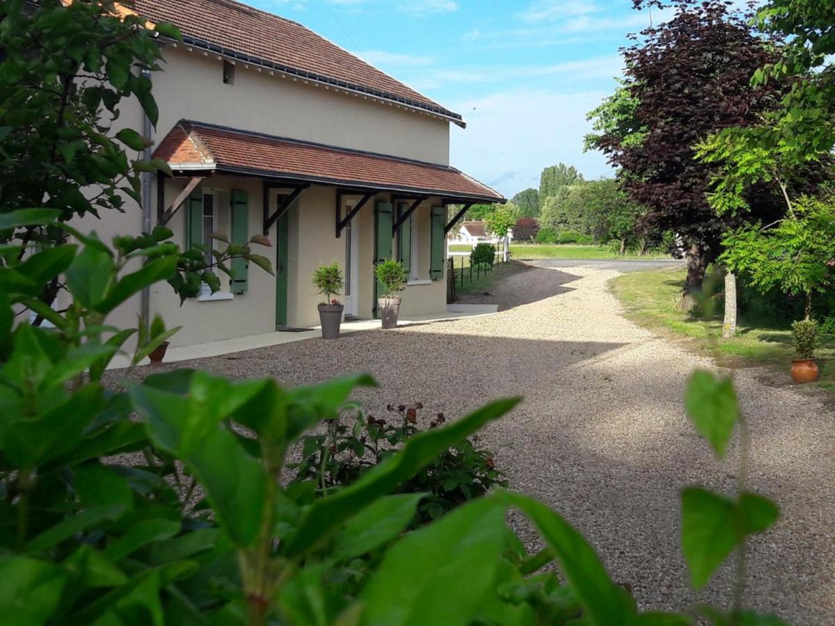 Gîte familial entre châteaux de la Loire et Futuroscope avec jardin et salle de jeux - FR-1-381-214 - Chambres d’hôtes Braye-sous-Faye