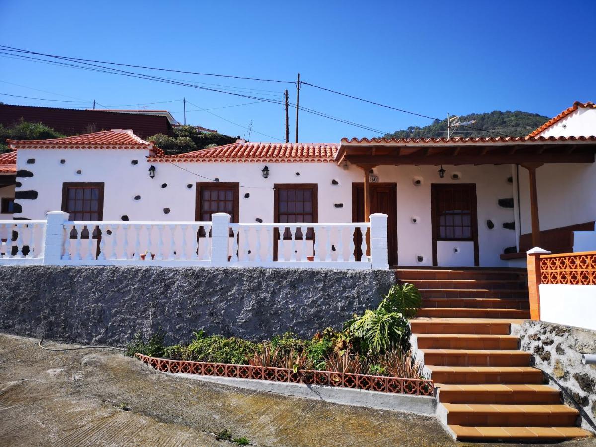 VV La Casita de Nina "by henrypole home" - B&B