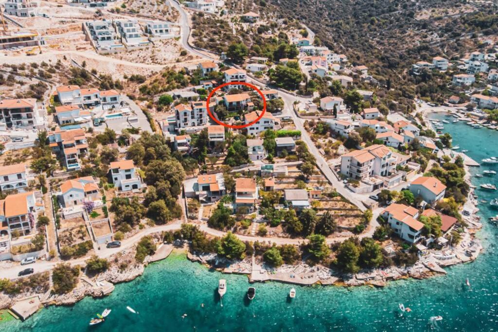 One bedroom apartment with terrace and seaview - B - Bed and Breakfast Sevid