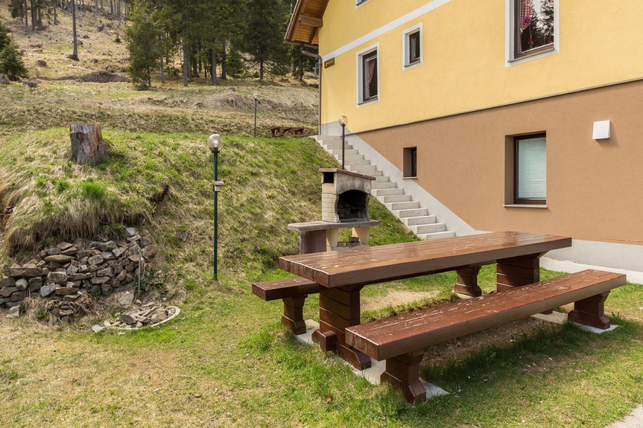 Peaceful Rogla Apartment - B&B Zreče