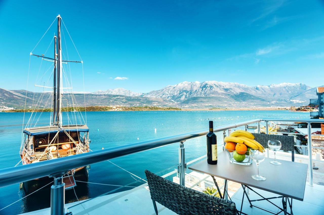 B&B Tivat - Beachfront Apartments Tivat - Bed and Breakfast Tivat