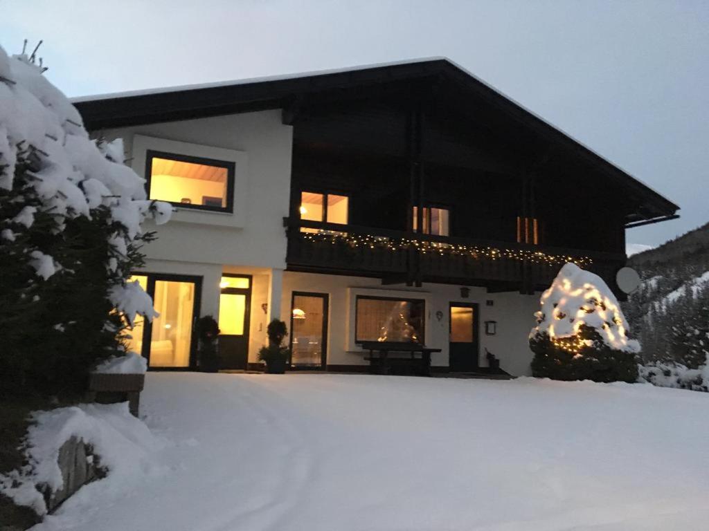 B&B Bad Kleinkirchheim - Chalet Latschen - für Großfamilien, Firmen & Co. - Bed and Breakfast Bad Kleinkirchheim