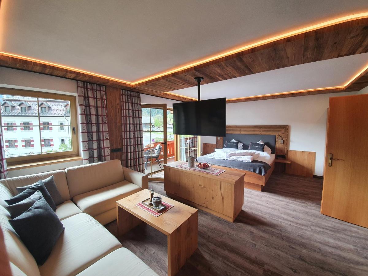 Apartment with Mountain View