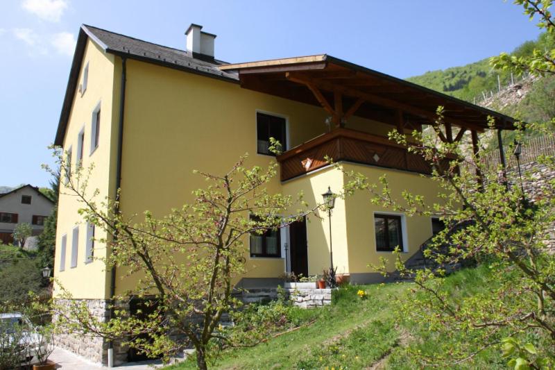 Ferienwohnung Helga Bergkirchner - Chambres d'hôtes Schwallenbach