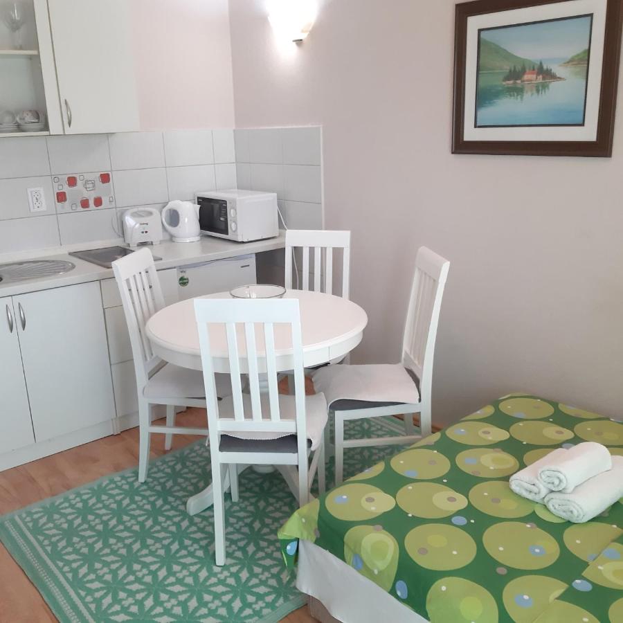 Apartment mit Balkon