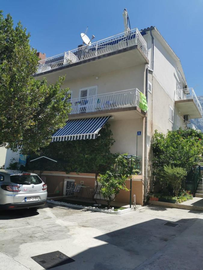 Apartmani Zuzana,Baška Voda - Chambres d’hôtes Baška Voda