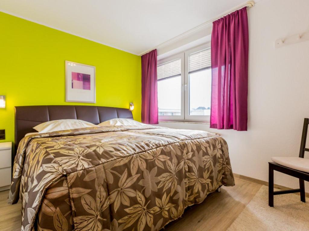 One-Bedroom Apartment with Sea View and Balcony