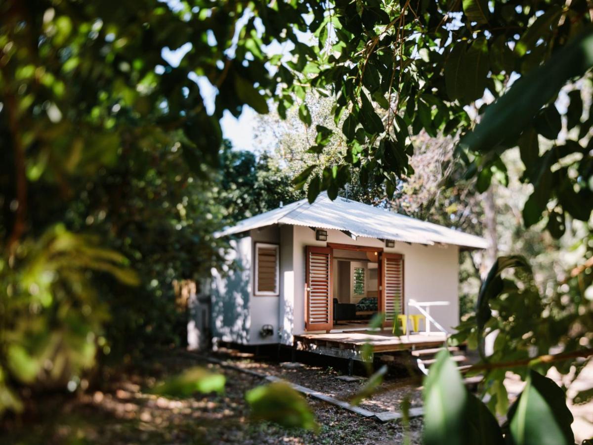 B&B Nelly Bay - The Little Bush Hut - Bed and Breakfast Nelly Bay