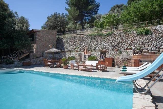 B&B Valldemossa - Fabulous Rustic Villa Set On Mountain With Unique Views - Bed and Breakfast Valldemossa