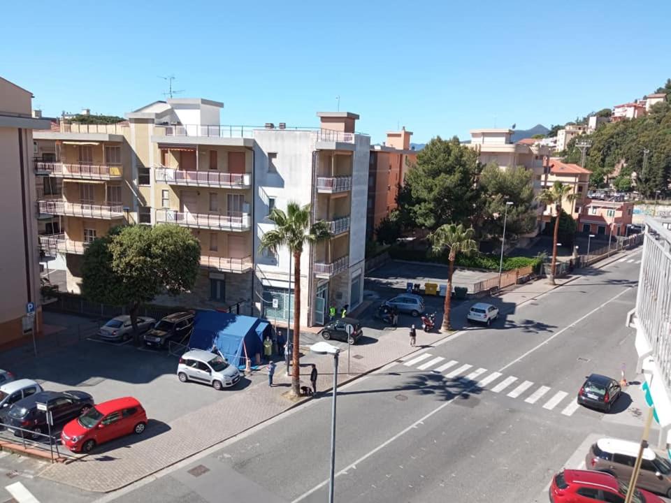 Nonna Pella Appartamenti - Ginestra - Bed and Breakfast Pietra Ligure