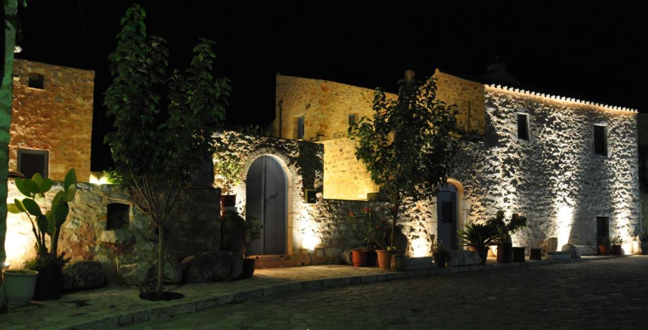 Petrounis Hotel - B&B