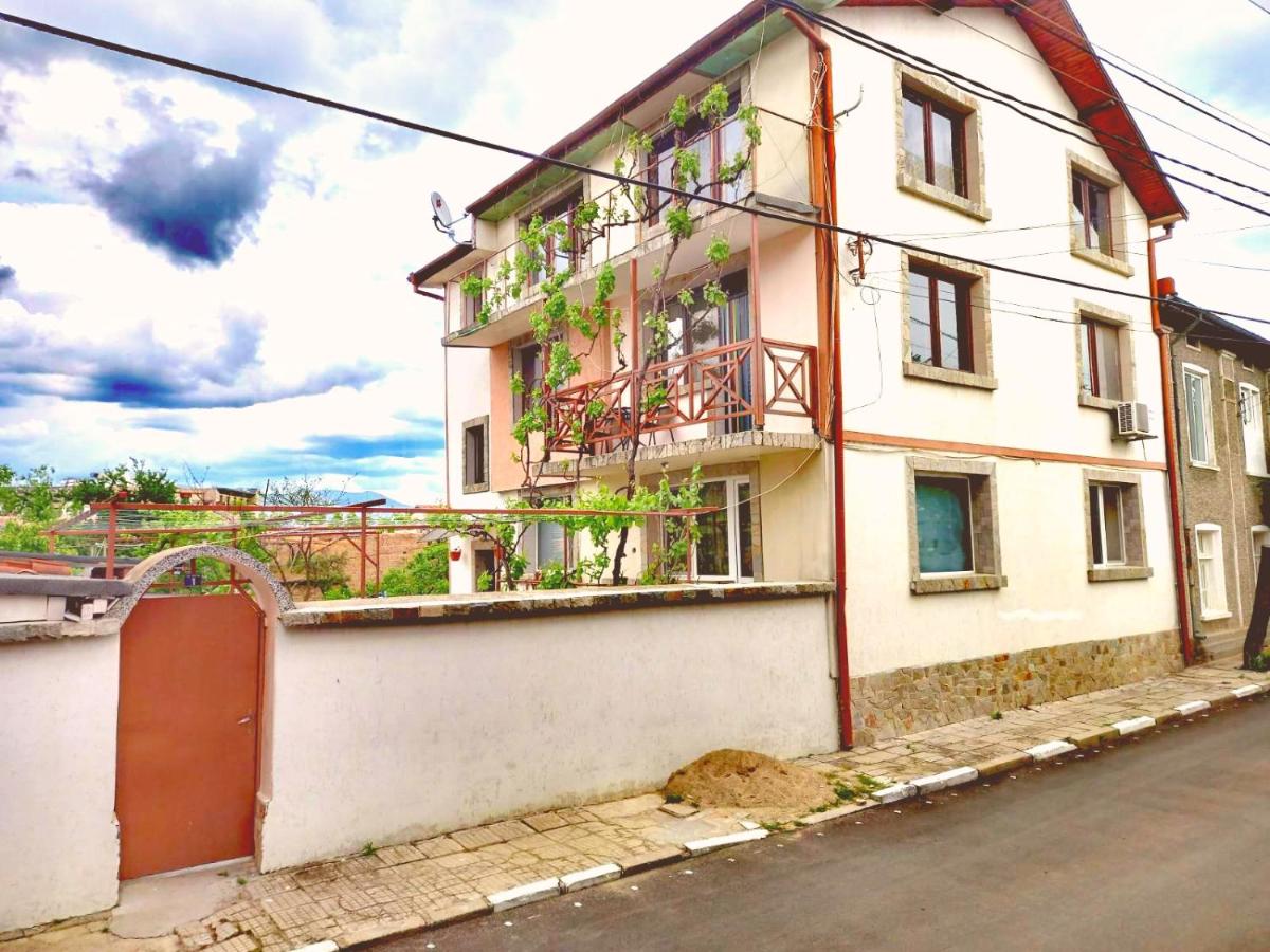 Къща за гости Боневи - B&B