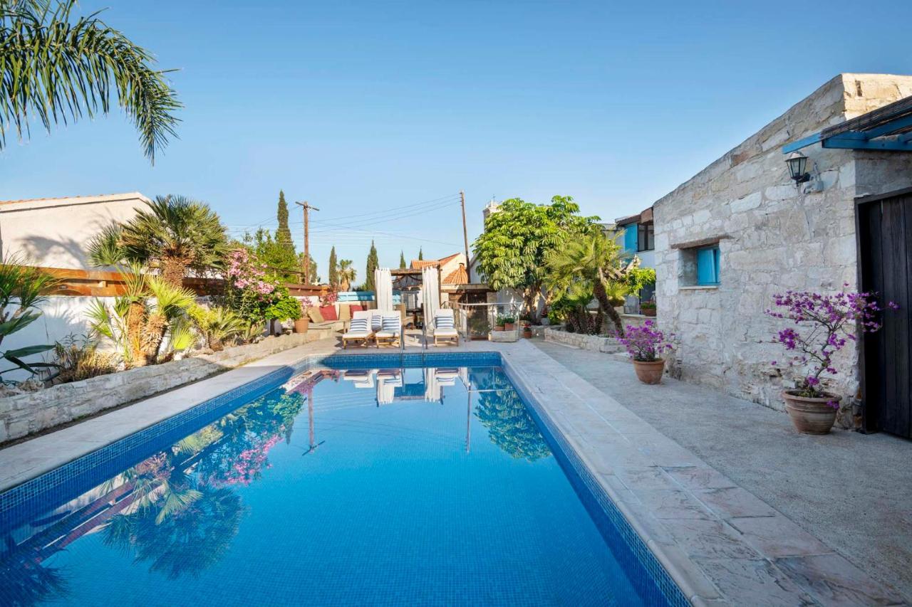 Cottage Houses - Bed and Breakfast Pentákomo