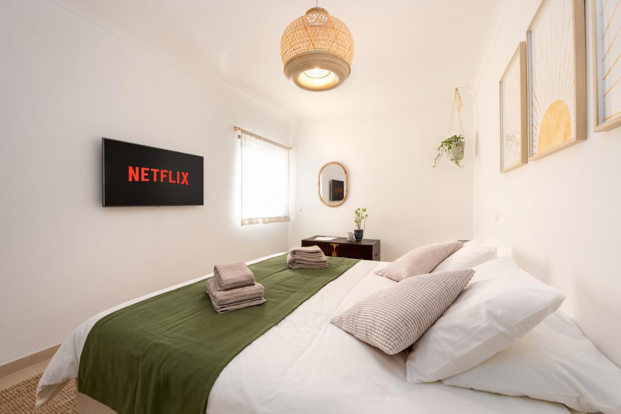 Chambre Double ou Lits Jumeaux avec Salle de Bains Commune