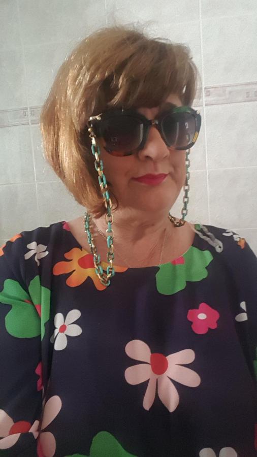 Zimmer mit Queensize-Bett und Balkon