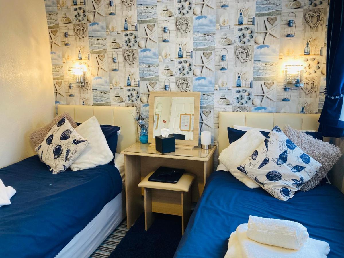 Twin Room - First Floor