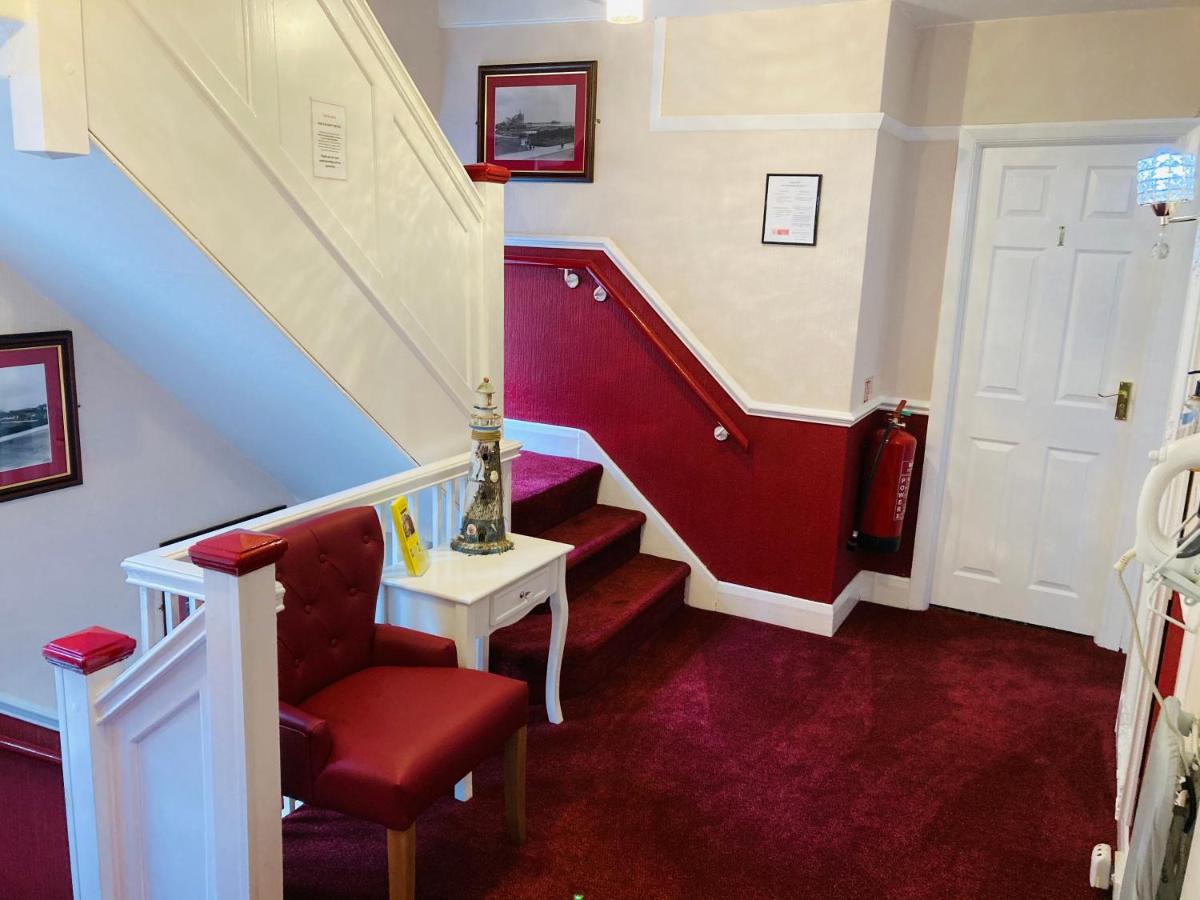 Single Room with Private Bathroom