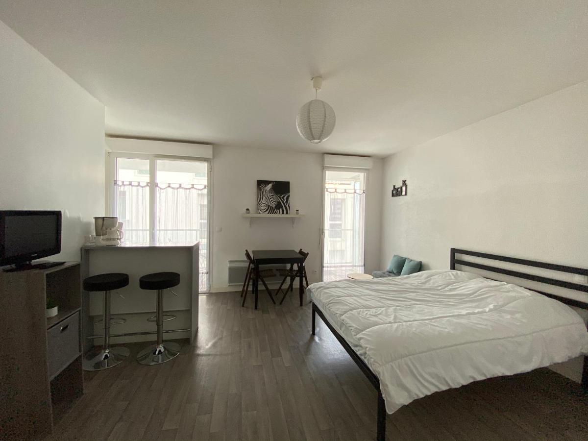 Joli studio avec terrasse près du vieux-port - B&B La Rochelle