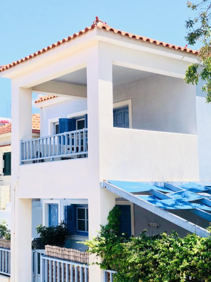 B&B Skála Eresoú - Blue Seaside House with Terrace - Bed and Breakfast Skála Eresoú