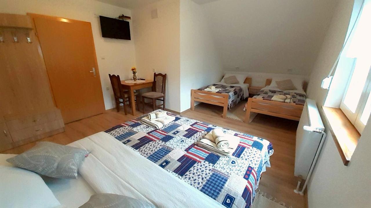 Familiekamer met Uitzicht op de Bergen