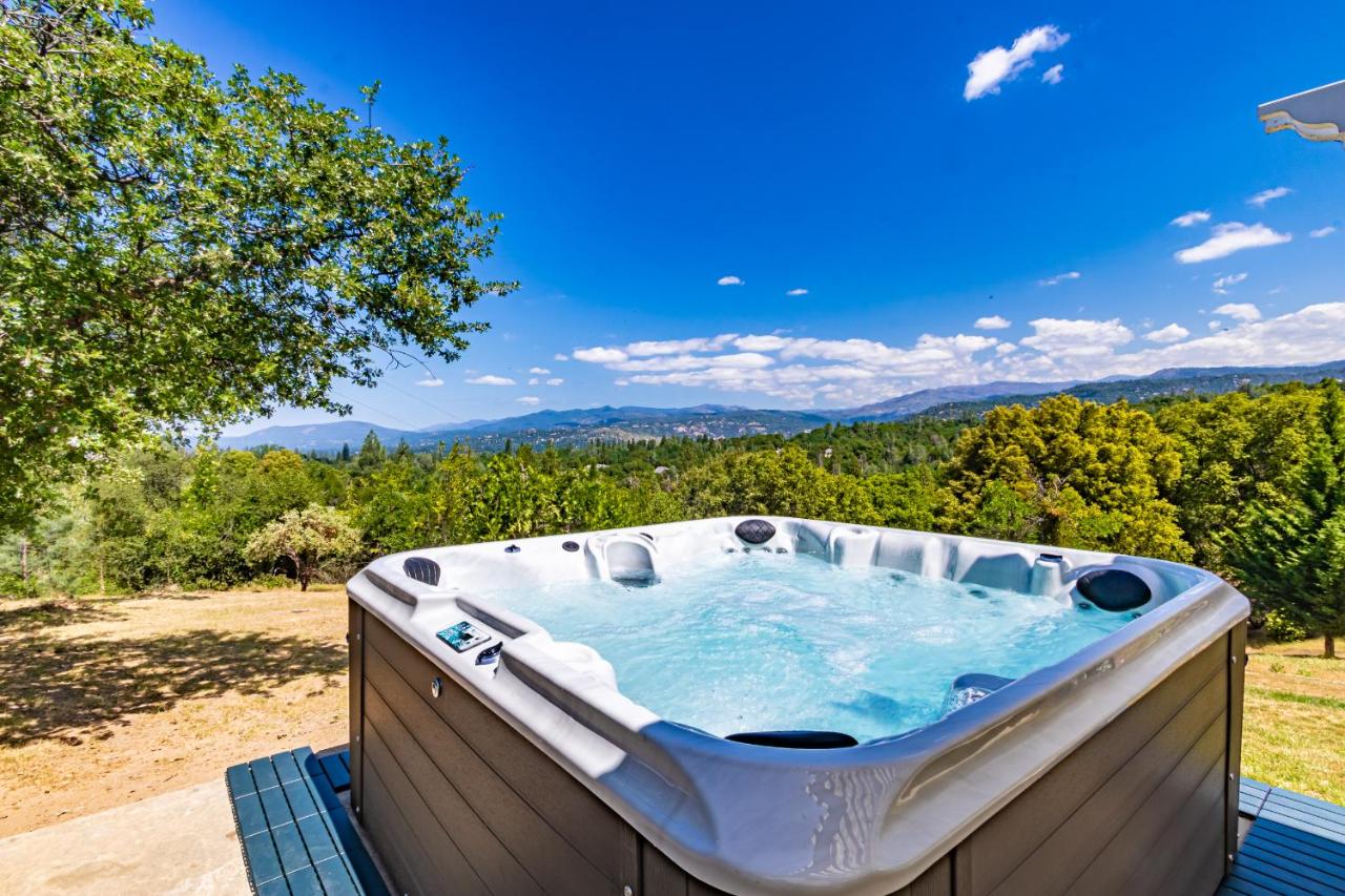 Spectacular Views w/ Hot Tub/BBQ -Yosemite & Bass Lake - B&B Oakhurst