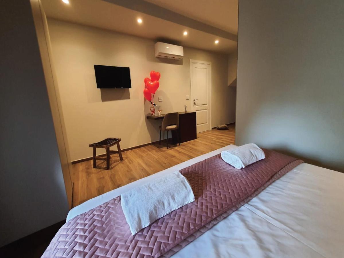 Deluxe Double Room with Shower