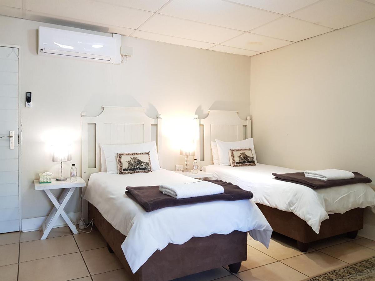 B&B Bloemfontein - CHEETAH MANOR #3 - Bed and Breakfast Bloemfontein