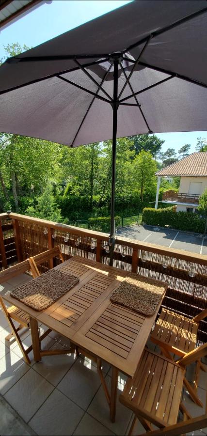 Appartement 2 chambres Balcon Parking privé Centre Village - Chambres d’hôtes