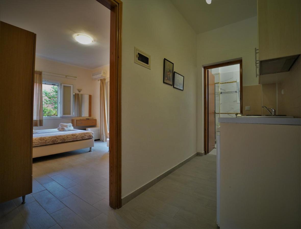 Monolocale 1 (3 Adulti)