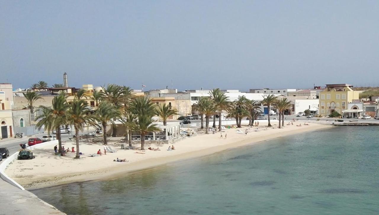 Fronte mare Porto Vecchio - Bed and Breakfast Lampedusa