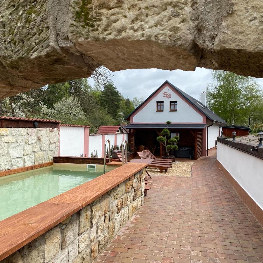 SG chalupa ŠTIKOV - Podkrkonoší - s celoročním privátním wellness - B&B