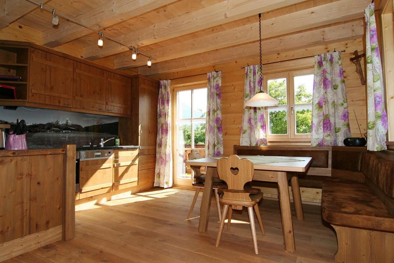 Apartment mit Balkon