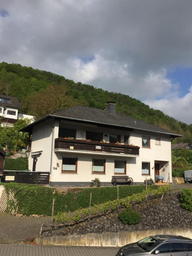 Haus Erika/ Fam. Frevel - Bed and Breakfast Kattenes