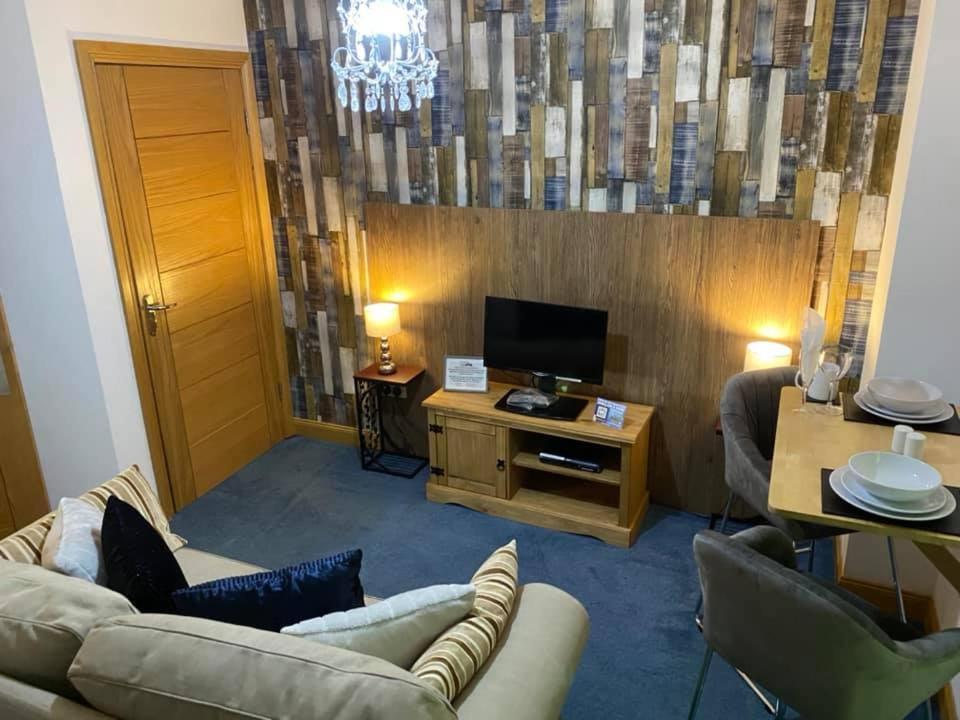 One bedded Ground Floor Apartment with Outdoor Hot Tub (Not Pet Friendly) Kittiwake