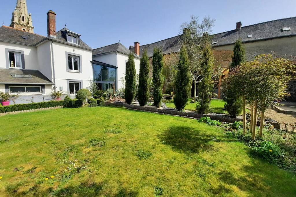 Maison Jeanne (proche Bécherel pour 14 personnes) - B&B