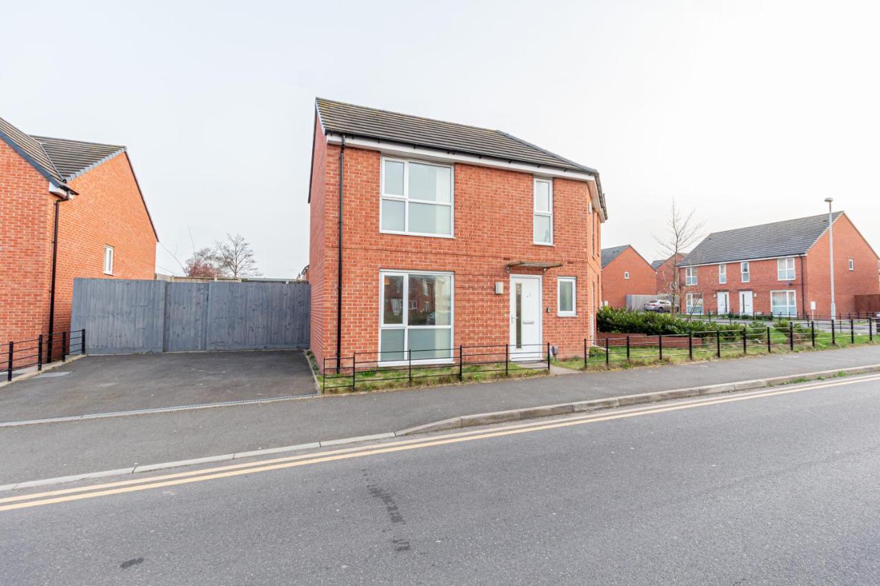 Liberty House - Perfect for Contractors - 2 Off-Road Parking Spaces - B&B