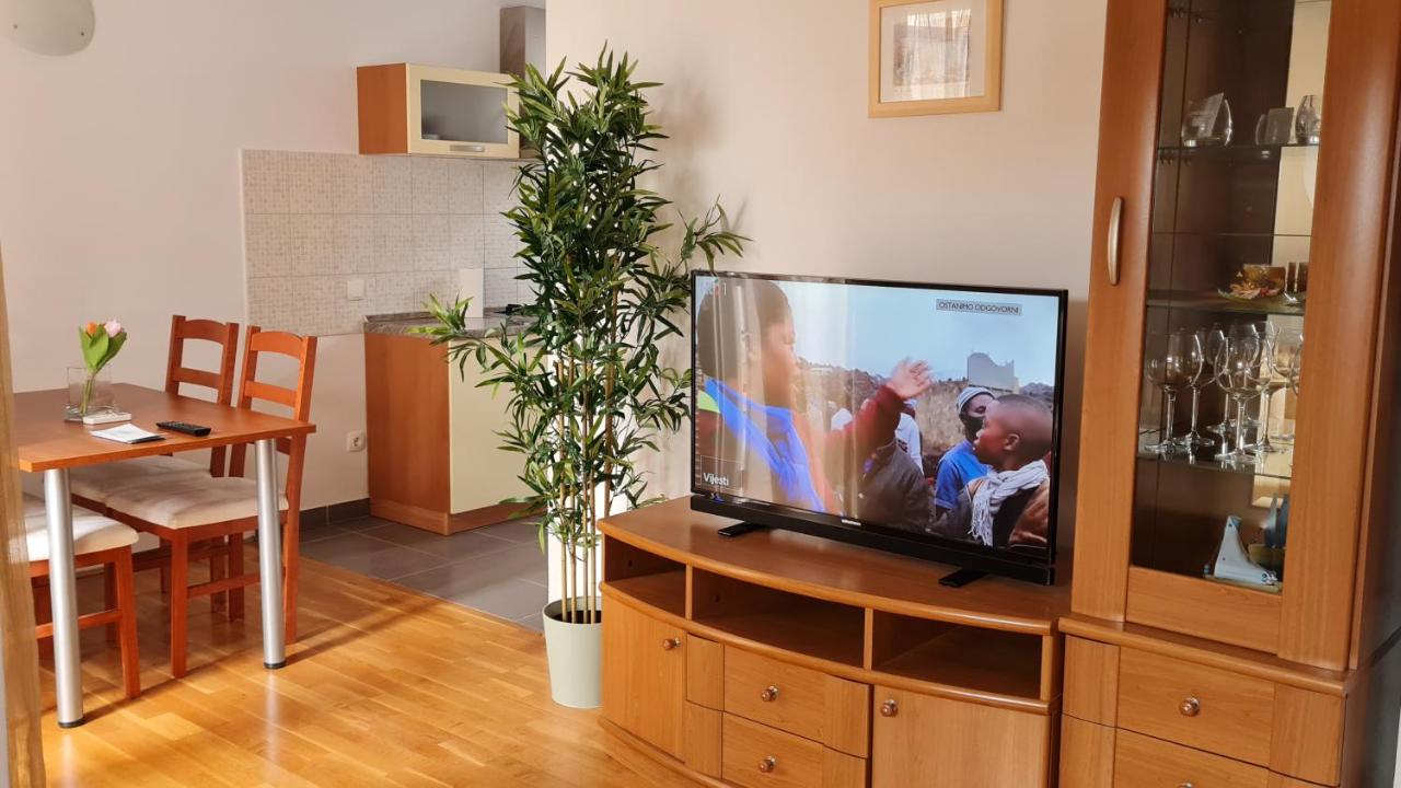 Apartman Bella - B&B Cres