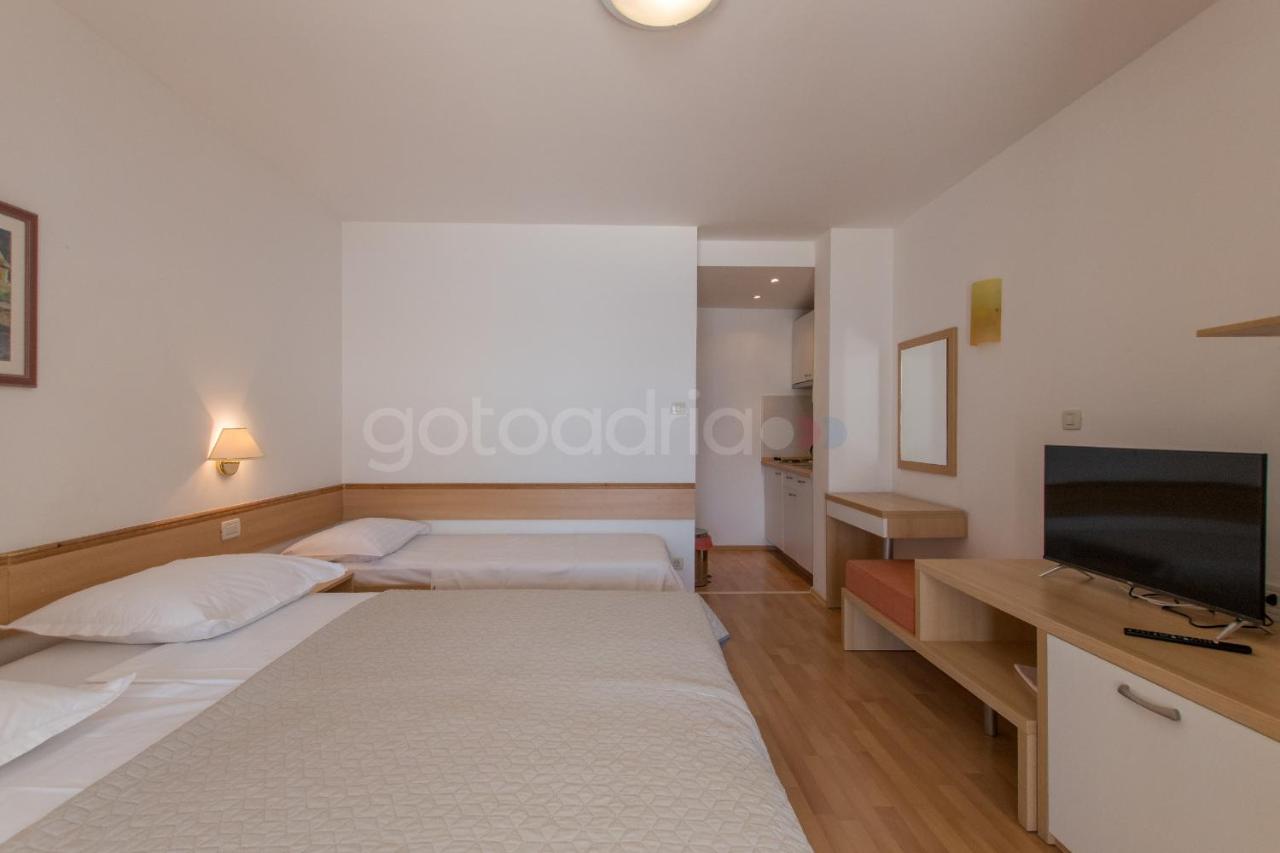 Studio mit Balkon