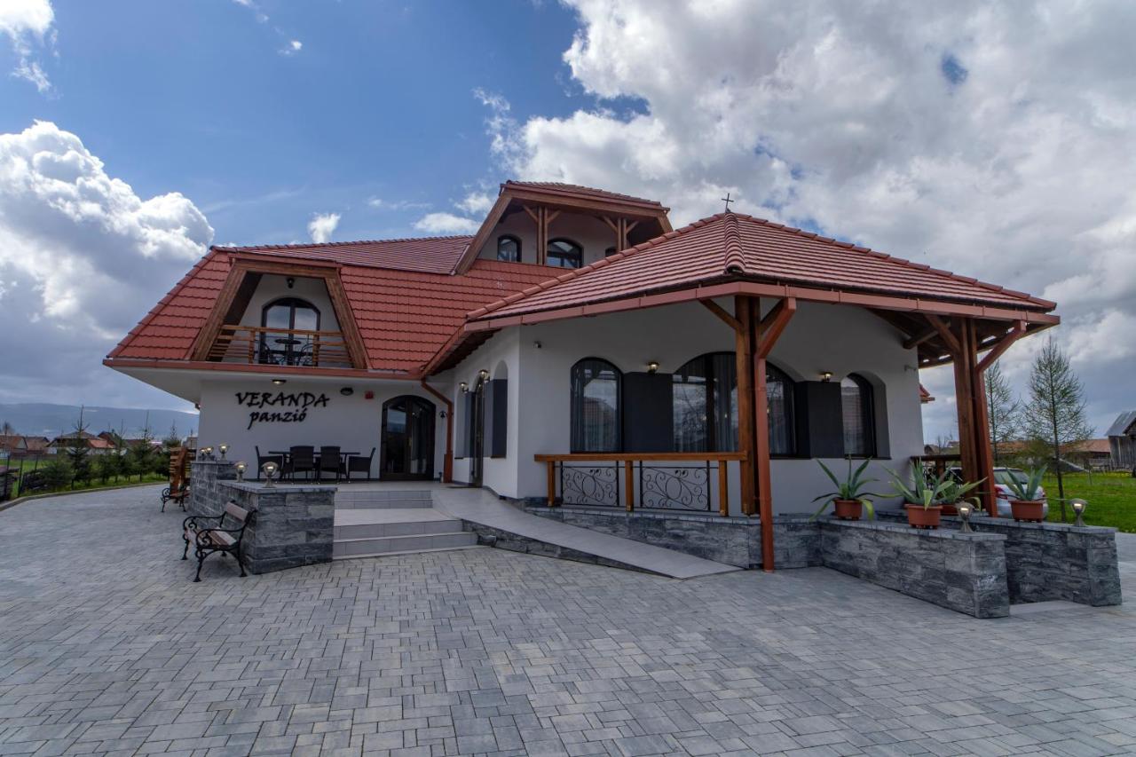 Veranda Panzio - B&B Remetea